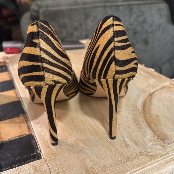 27 edit a division of naturalizer real cow hide pump - Picture 3 of 4